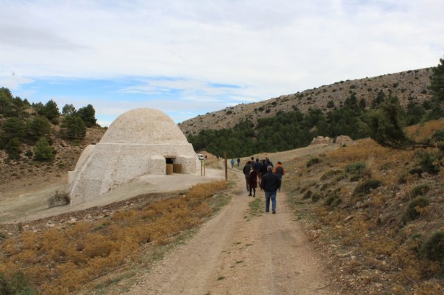 Se inauguran dos de los pozos de la nieve de Sierra Espuña rehabilitados en los últimos meses