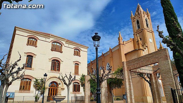 Un médico, padre de un alumno del Colegio de La Milagrosa, lanza un mensaje de tranquilidad tras la triste noticia conocida ayer