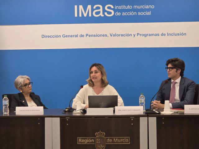 La consejera de Política Social destaca la importancia del sistema de apoyos personalizado para mejorar la calidad de vida de las personas con discapacidad