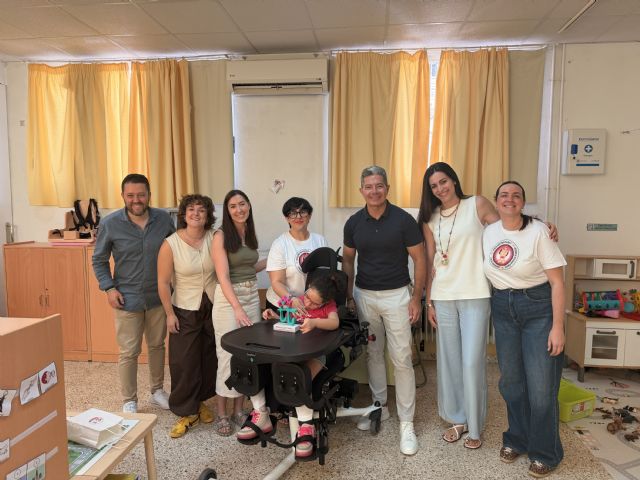 Grupo Orenes refuerza su compromiso social con la Asociación Princesa Rett mediante la adquisición de dos bipedestadores automáticos en la Región de Murcia y Castilla  La Mancha