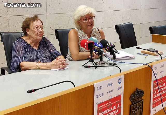 'CON-TRASTE' inaugura esta noche la exposición de homenaje sobre antigua cartelería y una retrospectiva del grupo