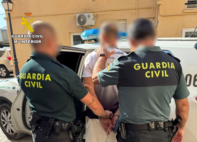 La Guardia Civil detiene en Campos del Río al presunto autor de varios delitos cometidos en Murcia y Alicante