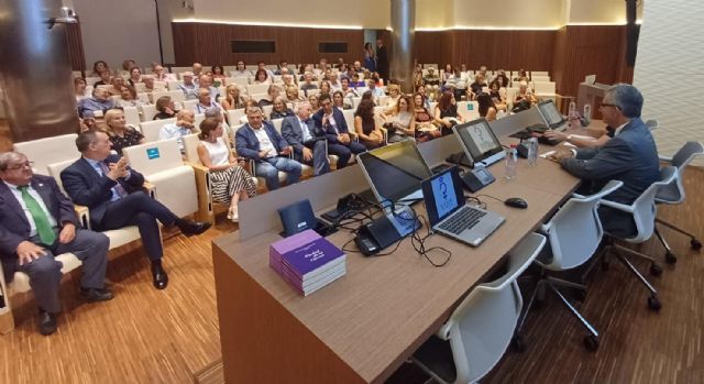 La Comunidad potencia la presencia femenina en las titulaciones científico-técnicas universitarias y el sistema regional de ciencia