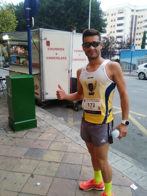 Nuevo podium y buenas marcas de los atletas del CAT Totana en las medias maratones de Molina y Valencia