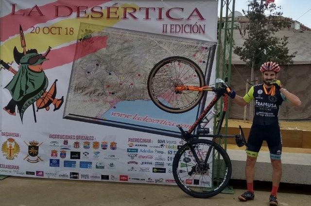 Antonio Ginés Cánovas de Framusa Saltamontes 12º de la general y 4 Máster 30 en la Desértica de Almería