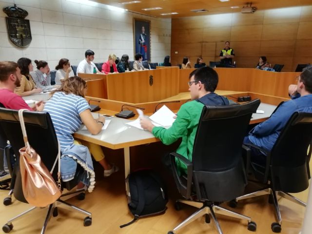 Se reúne por vez primera la reciente creada Comisión Municipal de Infancia y Juventud