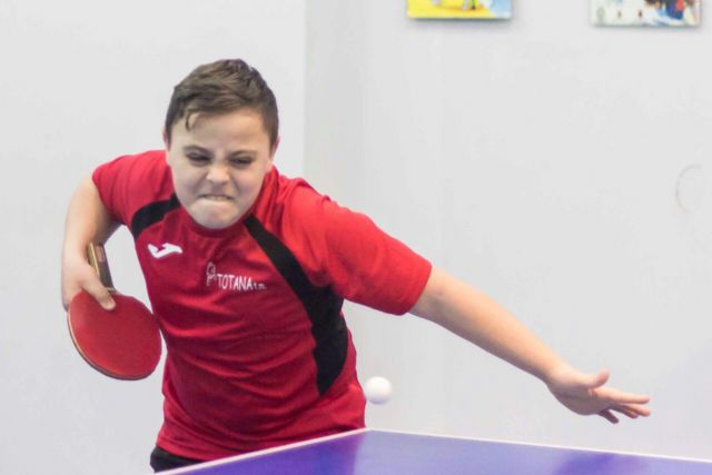 La Concejalía de Deportes felicita a Gabriel Sánchez, del Club Tenis de Mesa Totana
