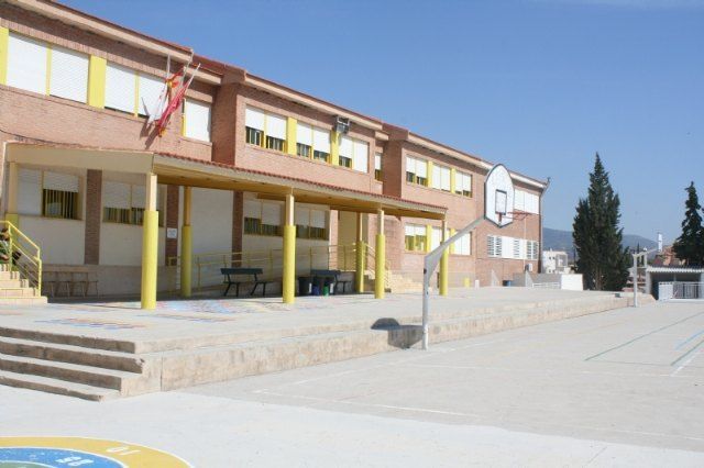 Esta semana comienzan las obras para cubrir 720 metros cuadrados de pista polideportiva en el Colegio de Educación Infantil y Primaria 'San José'