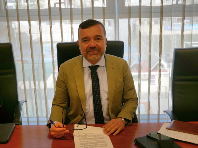 La Asamblea exige a Sánchez medidas que acaben con la escasez de profesores de FP, Matemáticas, Ciencias y Tecnologías, con el voto en contra del PSOE