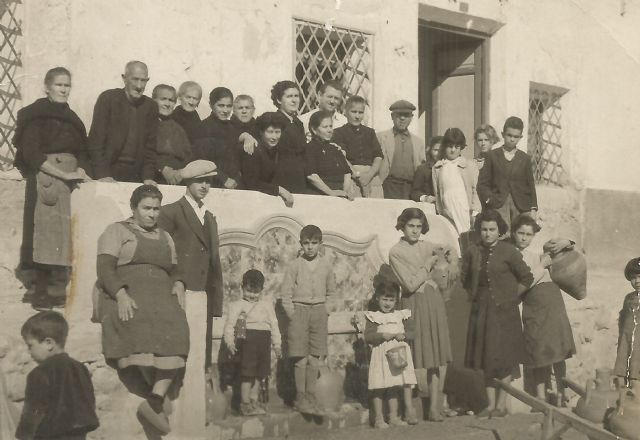 Totana en 1953 veía fluir en fuentes públicas el agua del Taibilla