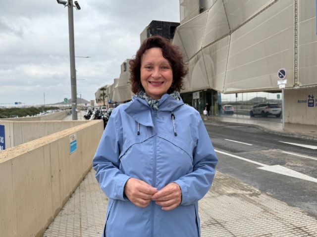 Podemos celebra como 'un triunfo de la presión social' la sustitución completa de la fachada inflamable del hospital Santa Lucía