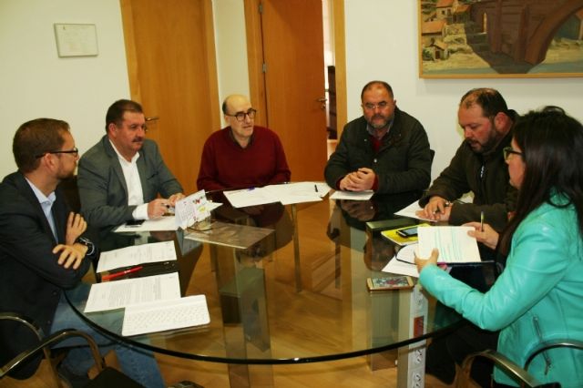 El alcalde convoca al grupo de trabajo aprobado por el Pleno sobre el nuevo trazado del AVE y Línea de Alta Tensión de la Catenaria, para coordinar líneas de actuación conjuntas