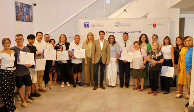 El Gobierno regional reconoce en Molina de Segura el compromiso de empresas y servicios con la excelencia turística