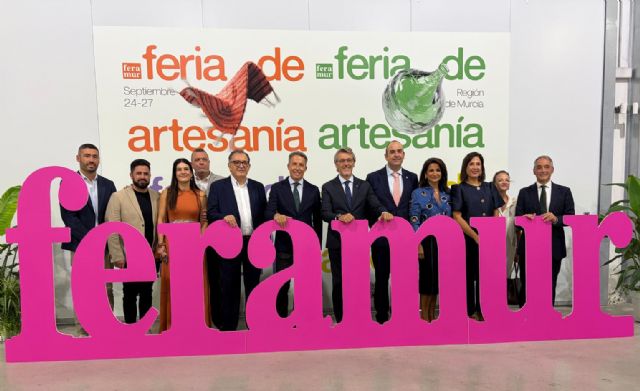 El Gobierno regional destina 70.000 euros a la Feria de Artesanía de la Región, que reúne un centenar de expositores y cuenta con un espacio ecológico