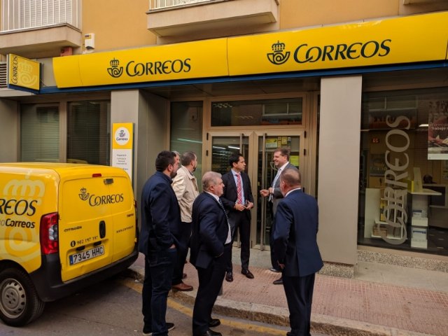 El alcalde se reúne con el presidente nacional de Correos