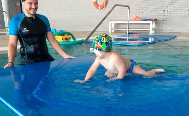 Se prorroga el mantenimiento del Servicio de Terapia Acuática para los escolares derivado por el Servicio de Fisioterapia de los centros educativos de Totana durante el 2019