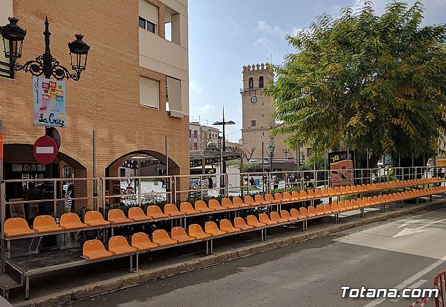 Se amplía el aforo de las gradas para ver esta tarde el carnaval de Totana