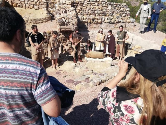 La próxima visita teatralizada al yacimiento de La Bastida de Totana será el sábado 13 de abril, en dos turnos matinales