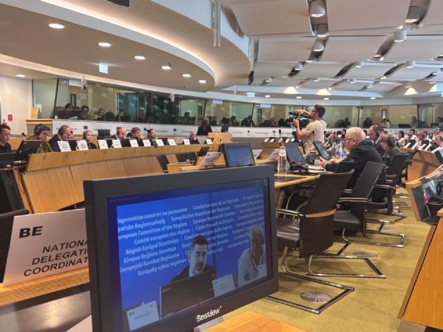 La Región apuesta por una mejora de la calidad de vida rural como base para fomentar el relevo generacional en la agricultura