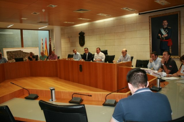 El delegado del Gobierno se reúne en Totana con el grupo de trabajo sobre el nuevo trazado del AVE y la Línea de Alta Tensión
