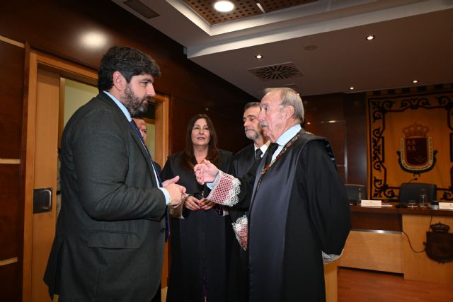 López Miras reivindica la independencia de las instituciones 'sin injerencias y sin intentos de control'