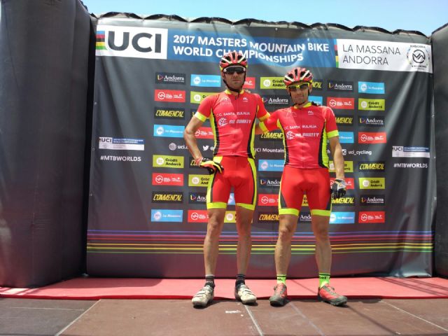 Intensa semana para los corredores del Club Ciclista Santa Eulalia, que empezarían a competir a principio de semana a nivel internacional