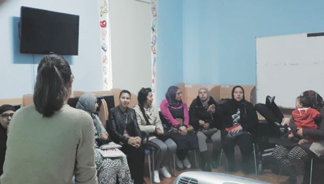 La Concejalía de Igualdad y Murcia Acoge crean un espacio de conocimiento y debate del entorno entre la población inmigrante femenina
