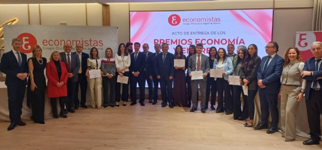 La Comunidad valora el papel protagonista de los colegios profesionales en el dise&ntilde;o, despliegue y evolución del Plan Industrial