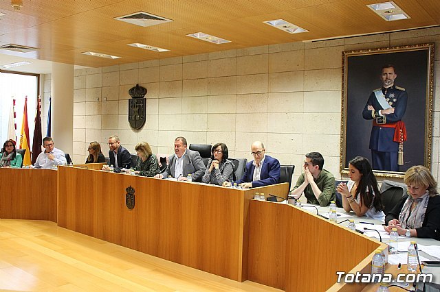 El Pleno acuerda exigir a Adif y al Ministerio de Fomento la retirada inmediata del nuevo trazado del AVE a su paso por Totana