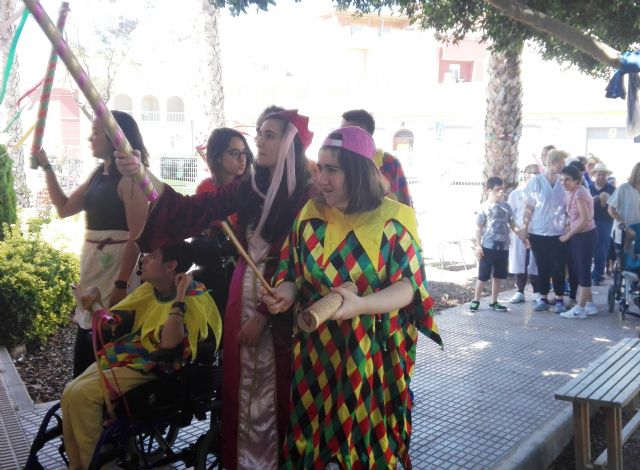 Los Centros de Día para la Discapacidad de Totana organizan una Fiesta Medieval para fomentar las habilidades sociales y comunicativas de los usuarios