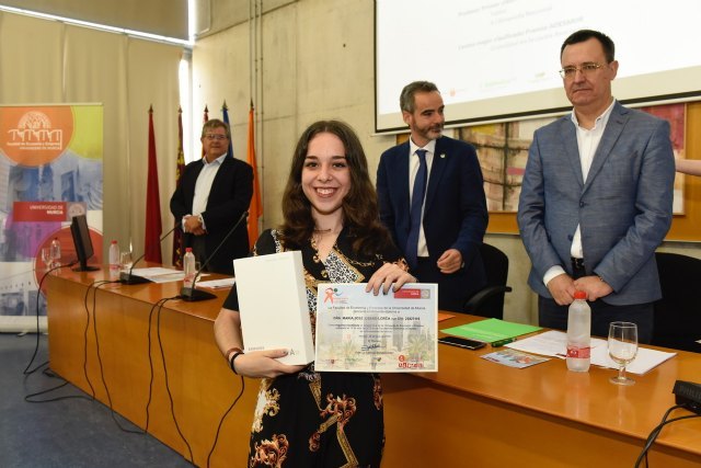 La totanera Mª José Usero Lorca, del IES Juan de la Cierva y Codorníu, representará a la Región de Murcia en la Olimpiada Nacional de Economía de 2018