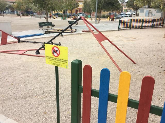 Inician los trabajos para construir un nuevo parque con juegos infantiles en el recinto ferial