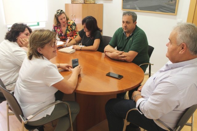 La Asociación de Comerciantes y Hosteleros de la avenida General Aznar presenta actuaciones para revalorizar ambos sectores en esta zona