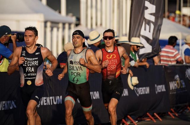 Meritorio 15 puesto para el totanero Sergio Baxter en las series finales de triatlón