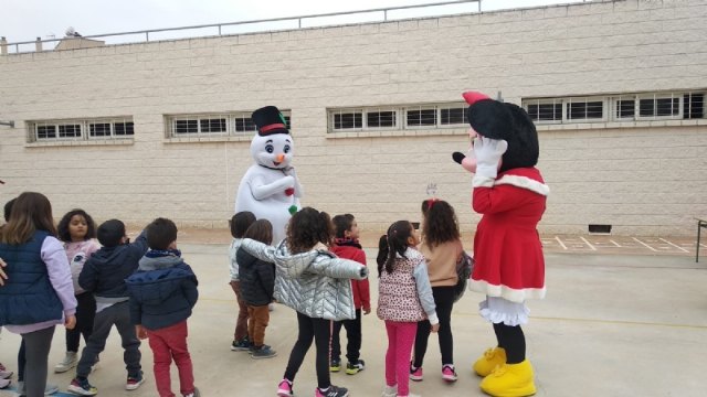 Un centenar de niños y niñas participan en el programa de conciliación de la vida laboral y familiar “Escuela Mágica de Navidad”, que promueve El Candil