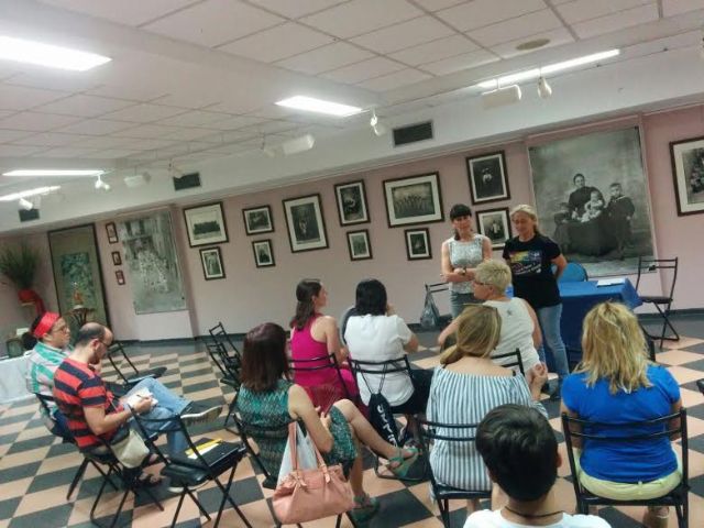 Comienzan las actividades en favor de la tolerancia e igualdad del Colectivo LGTB con una charla sobre la diversidad afectivo-sexual y la identidad de género