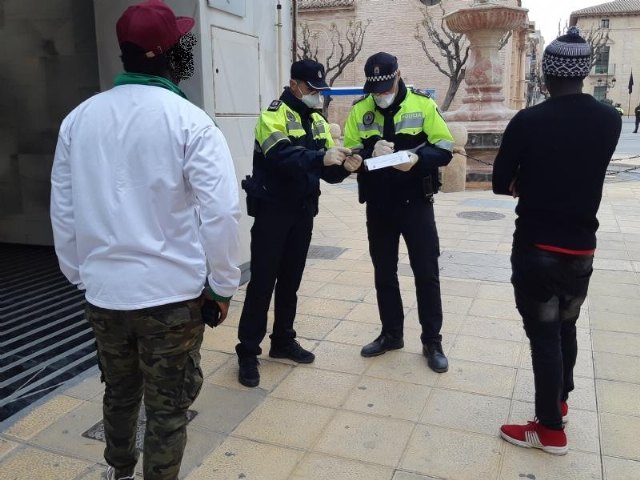 La Policía Local impone 38 multas el pasado fin de semana por incumplir la Orden de la Consejería de Salud sobre medidas para contener el COVID-19 en Totana; 23 de ellas por no llevar mascarilla
