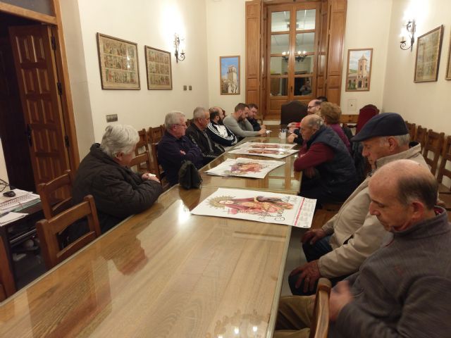 Representantes de cuadrillas y agrupaciones musicales de Totana se reúnen con el Patronato de la fundación La Santa