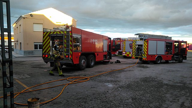 Incendio en un secadero de pimientos en Totana
