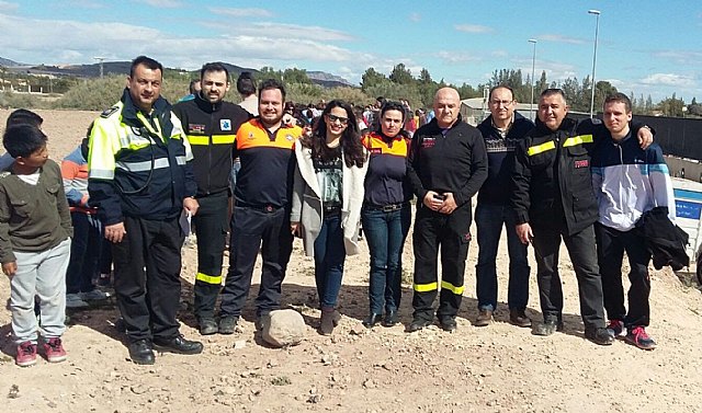 Alumnos del CEIP 'Luis Pérez Rueda' participan en un simulacro de evacuación del edificio en caso de terremoto