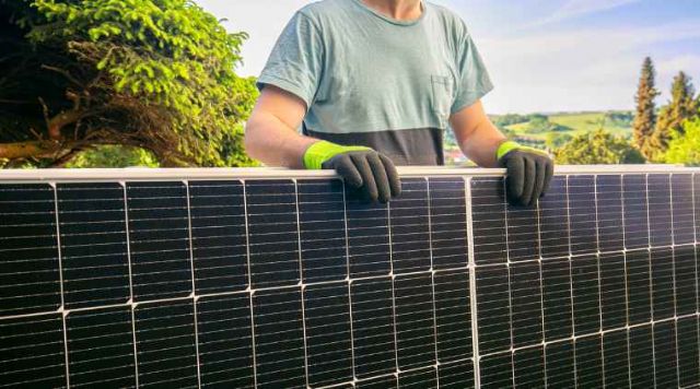 La Alianza por el Autoconsumo, que integra asociaciones empresariales como AREMUR, respalda las medidas estatales para impulsar el autoabastecimiento energético ante la guerra