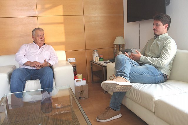 El alcalde, Juan Pagán, se reúne con los portavoces de los cuatro grupos municipales
