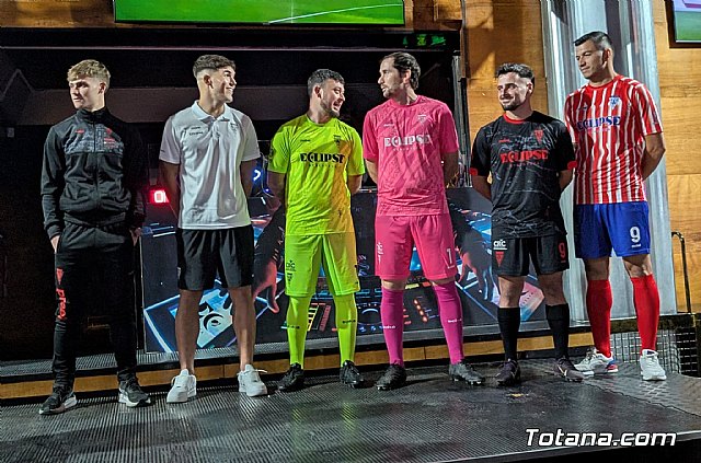 El Olímpico de Totana presenta su nueva equipación para la temporada 2025-2026, coincidiendo con su 65 aniversario