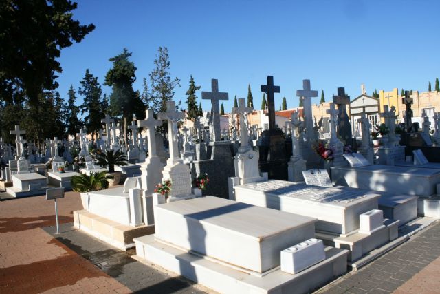 Desde hoy no se podrá hacer obras de arreglo en el interior del Cementerio Municipal 'Ntra. Sra. del Carmen' hasta que no pase la festividad de Todos los Santos