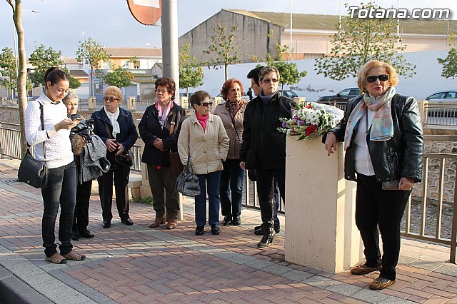 Caminata contra la Violencia de Género organizada por la asociación “Amas de Casa, Consumidores y Usuarios Tres Avemarías”