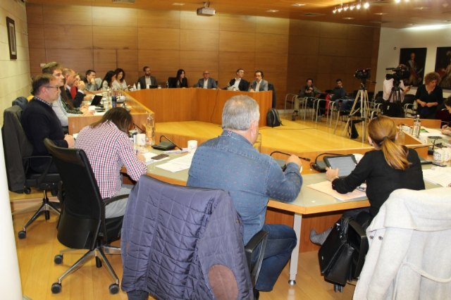 Se aprueba inicialmente el proyecto de Ordenanza Municipal Reguladora del Transporte Público Urbano Regular de Uso Especial en Totana