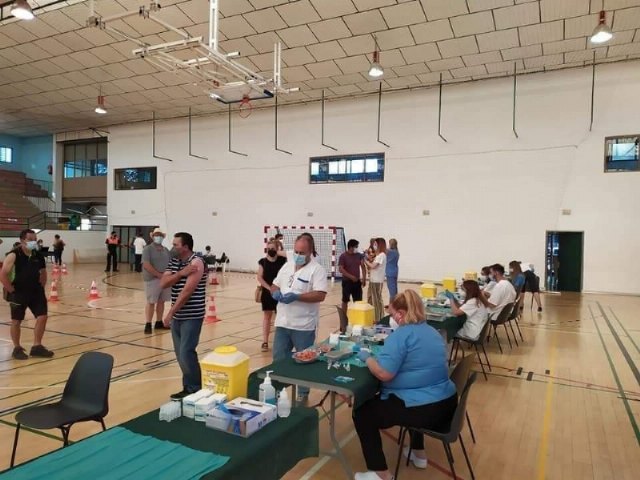 Sanidad recuerda las dosis de vacunas que se inocularán este jueves en el Pabellón de Deportes “Manuel Ibáñez”