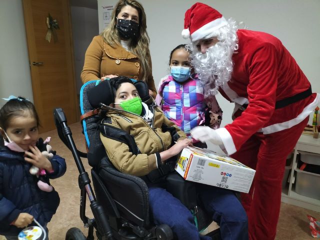 La Peña Barcelonista de Totana colabora con D´Genes en el programa de Navidad
