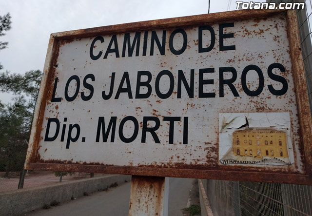 Herido un trabajador al ser atropellado por una mini-excavadora en el Camino de los Jaboneros, Totana