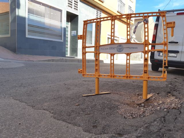 Aprueban iniciar el contrato para renovar las redes de agua potable y alcantarillado y restitución de aceras en la calle Teniente Pérez Redondo